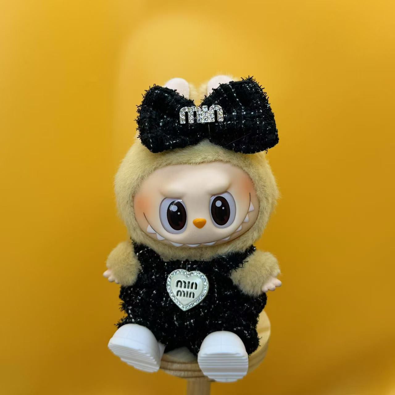 Labubu Outfit – “Mini Miu Moments: The Sugar Tweed Set” (White, Black, or Pink | Fits 17cm Labubu Macron / Have a Seat / Big into Energy)