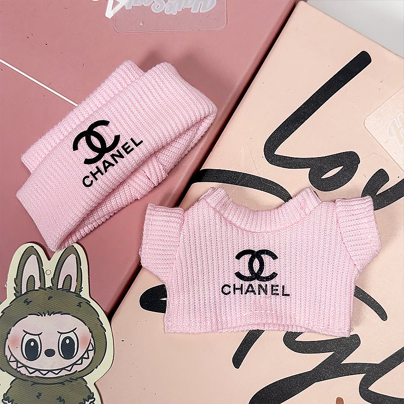 Labubu Outfit – “Chanel Rose Monogram Knit Set” (Fits 17cm Labubu Macron / Have a Seat / Big into Energy)